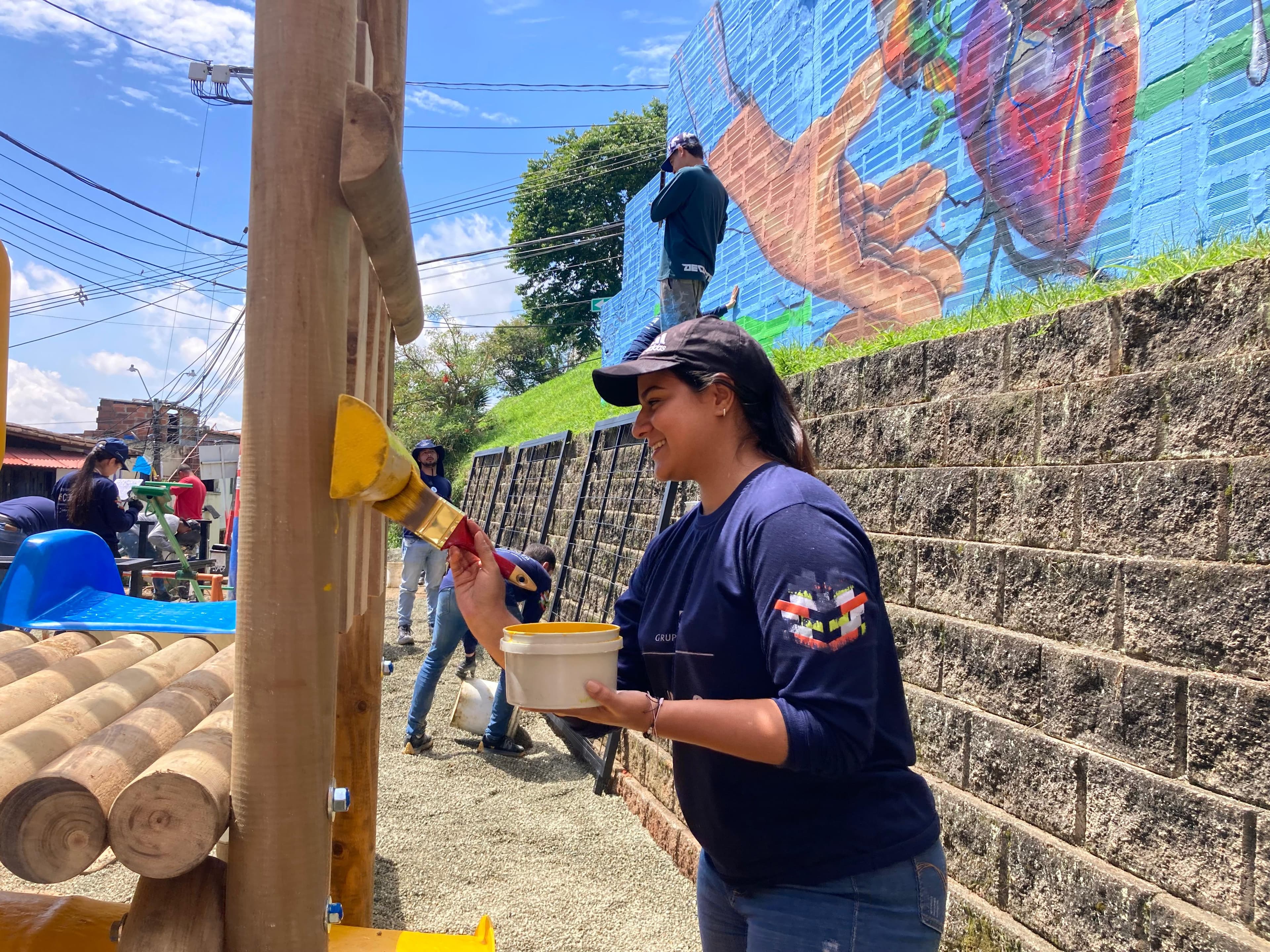 Mural pintado por la comunidad La Loma